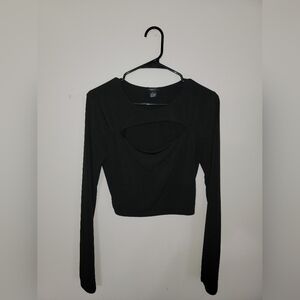 Black cropped Long-sleeve shirt with slit in chest area.